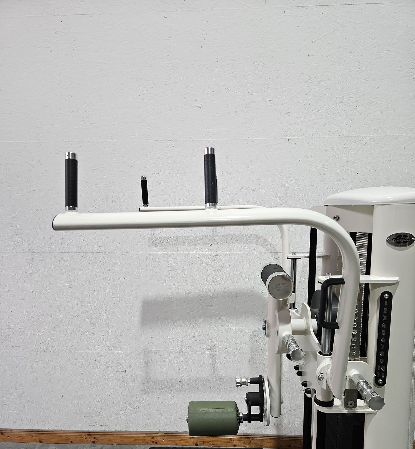 Gym80 Med80 3256 Multi Hip, Total Hip Kickmaschine, Hüftpendel, Farbe Weiß, gebraucht - überholter Zustand