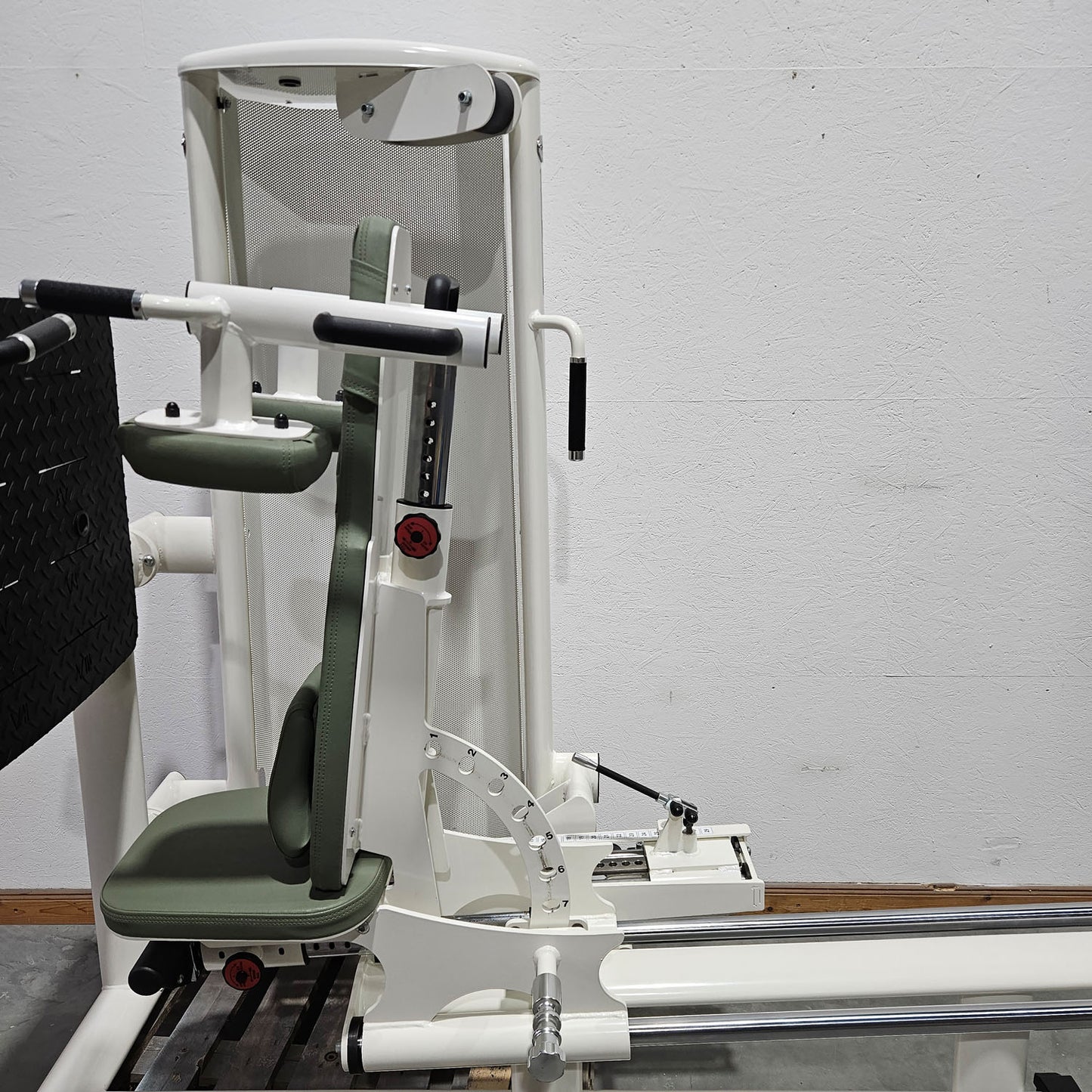 Gym80 Med80 3283 Funktionsstemme sitzend - liegend, Beinpresse verstellbar, Farbe Weiß, gebraucht - überholter Zustand