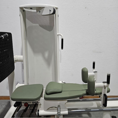 Gym80 Med80 3283 Funktionsstemme sitzend - liegend, Beinpresse verstellbar, Farbe Weiß, gebraucht - überholter Zustand