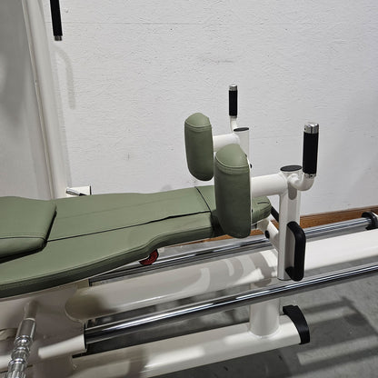 Gym80 Med80 3283 Funktionsstemme sitzend - liegend, Beinpresse verstellbar, Farbe Weiß, gebraucht - überholter Zustand