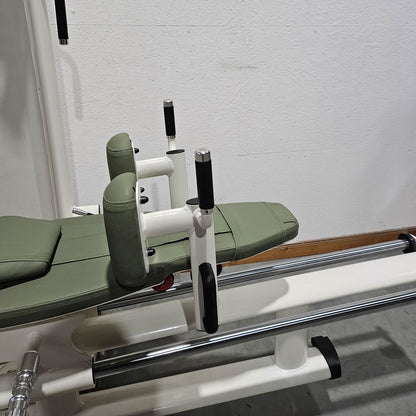 Gym80 Med80 3283 Funktionsstemme sitzend - liegend, Beinpresse verstellbar, Farbe Weiß, gebraucht - überholter Zustand