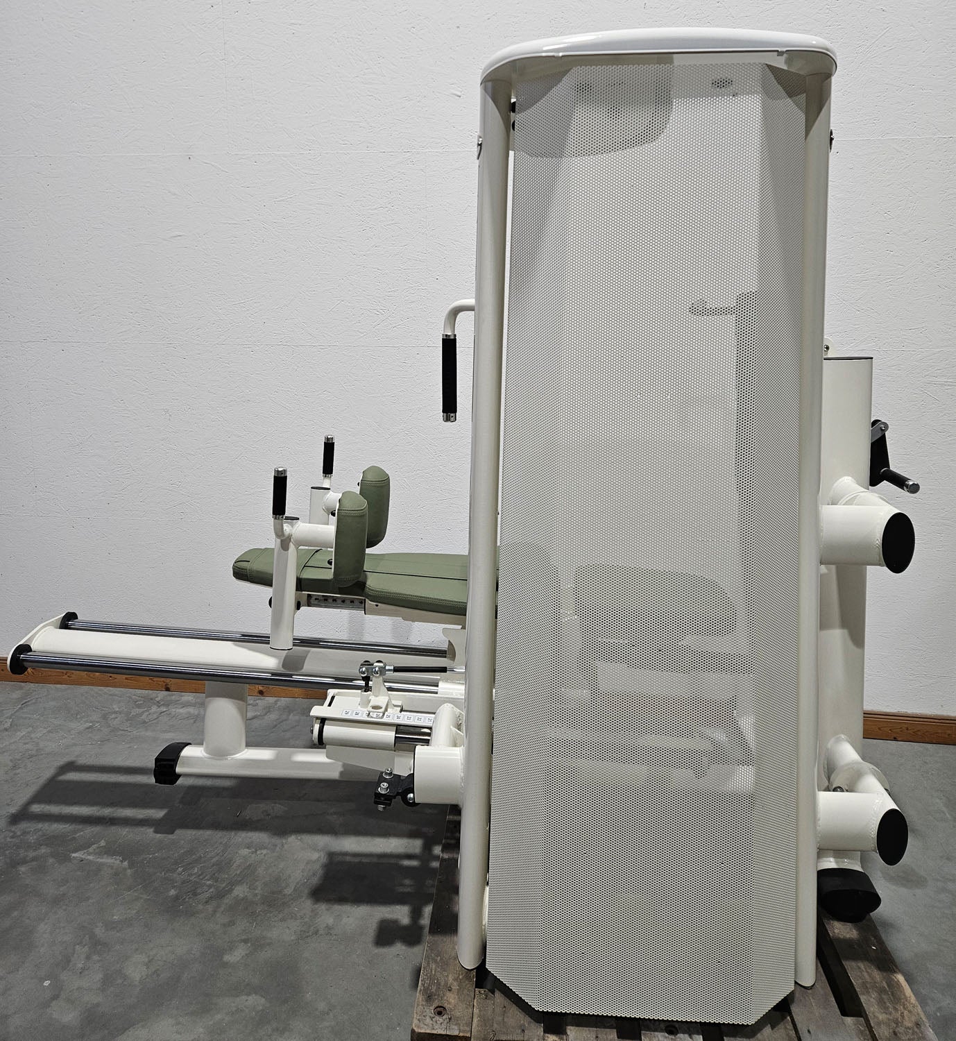 Gym80 Med80 3283 Funktionsstemme sitzend - liegend, Beinpresse verstellbar, Farbe Weiß, gebraucht - überholter Zustand