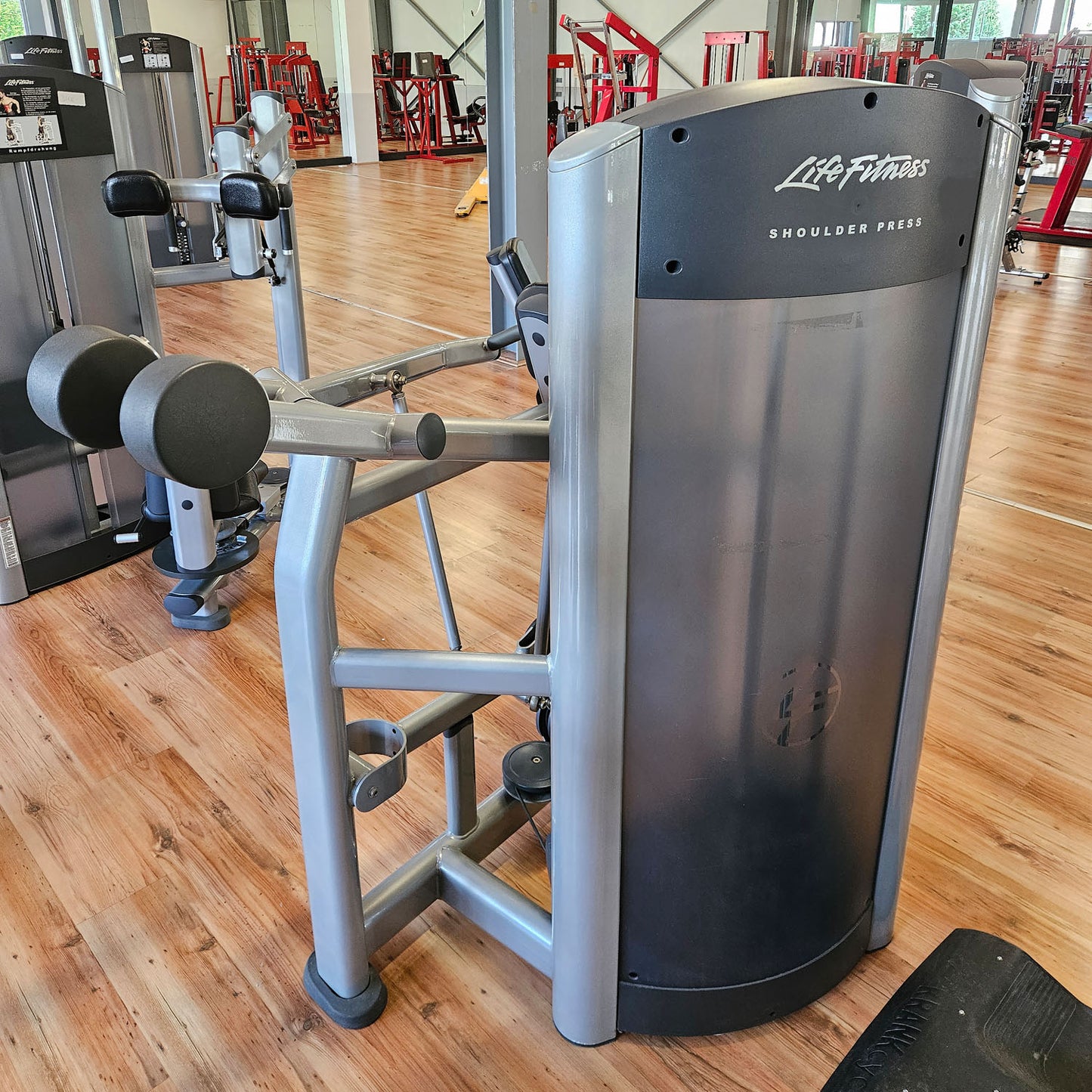 Life Fitness Shoulder Press, Overhead Press, Signature Series, Frame Color Silver, Used - Refurbished Condition