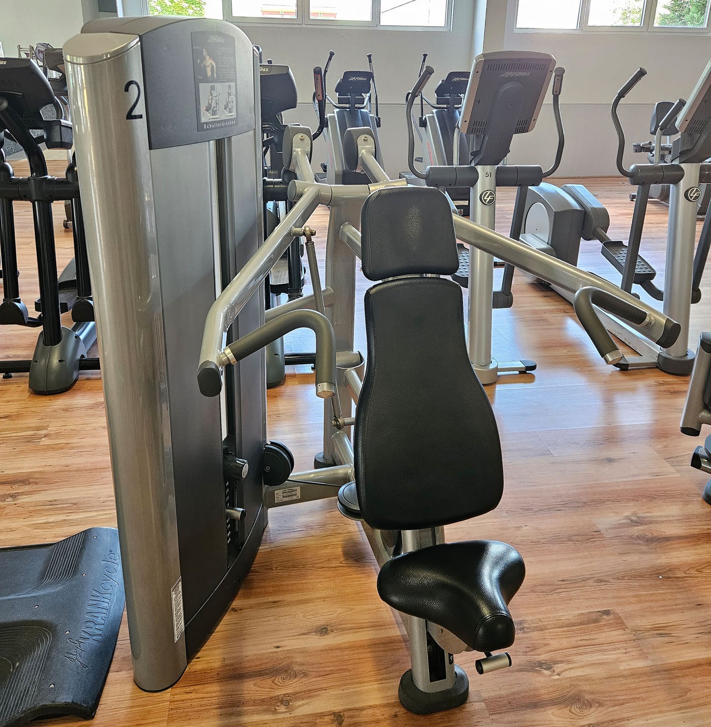 Life Fitness Shoulder Press, Overhead Press, Signature Series, Frame Color Silver, Used - Refurbished Condition