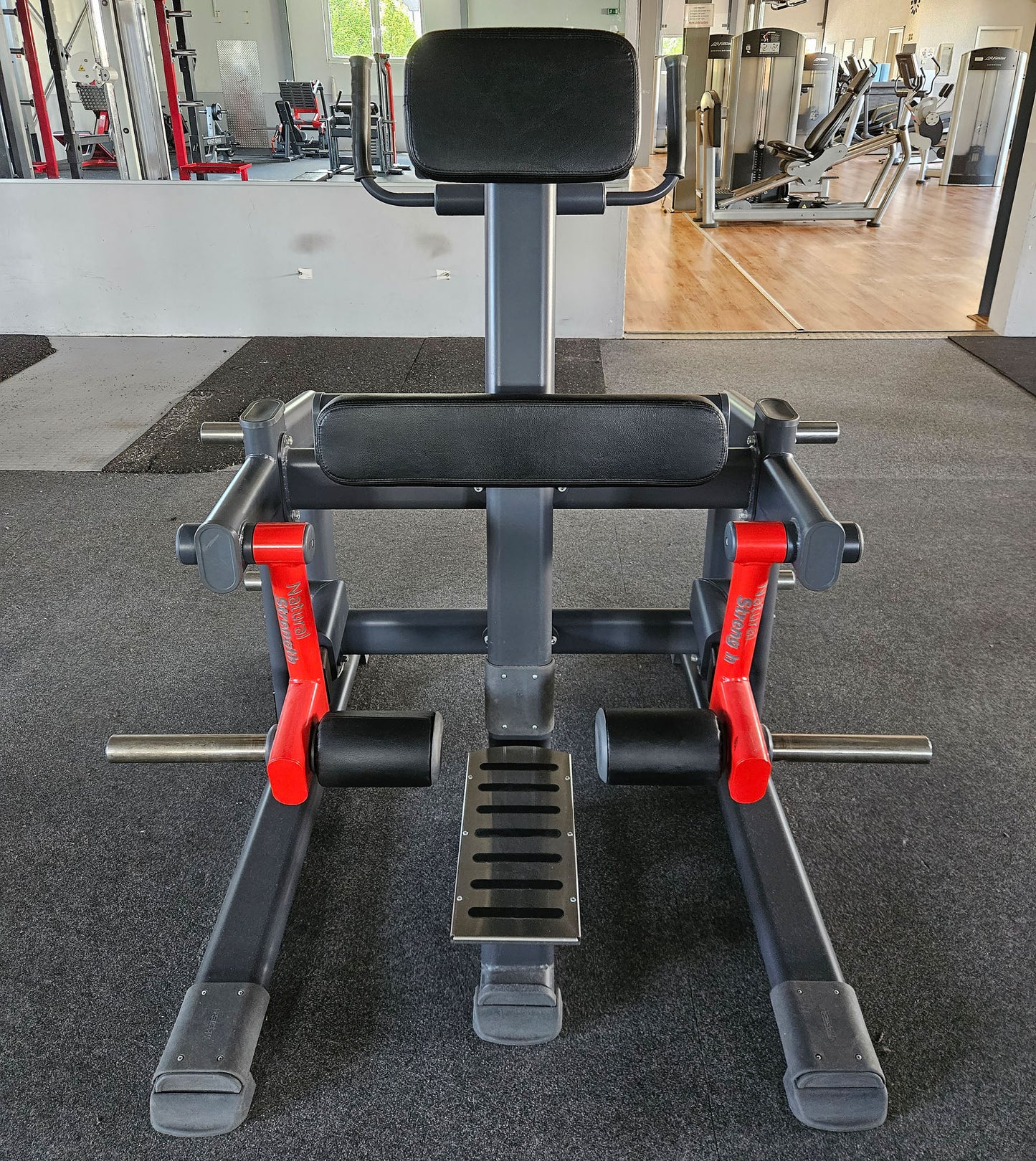 Master Sport Plate loaded Set, 10 Kraftgeräte, Farbe Schwarz und Rot, gebraucht - geprüfter Zustand