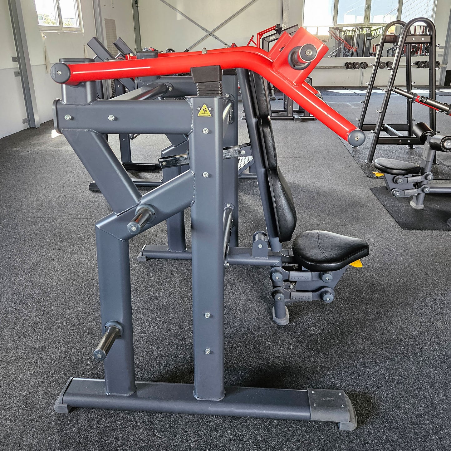 Master Sport Plate loaded Set, 10 Kraftgeräte, Farbe Schwarz und Rot, gebraucht - geprüfter Zustand