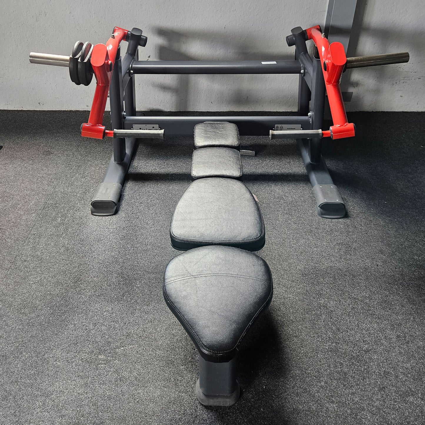 Master Sport Plate loaded Set, 10 Kraftgeräte, Farbe Schwarz und Rot, gebraucht - geprüfter Zustand