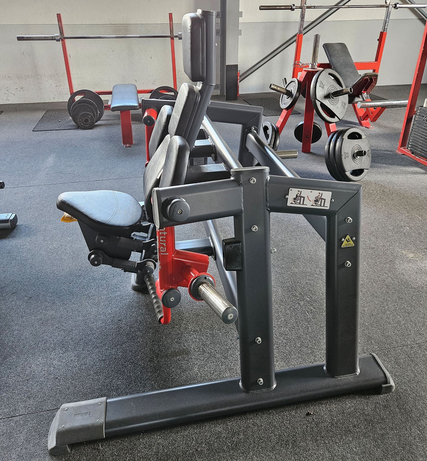 Master Sport Plate loaded Set, 10 Kraftgeräte, Farbe Schwarz und Rot, gebraucht - geprüfter Zustand