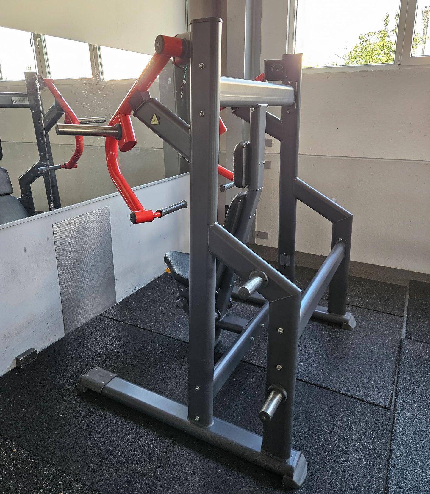 Master Sport Plate loaded Set, 10 Kraftgeräte, Farbe Schwarz und Rot, gebraucht - geprüfter Zustand