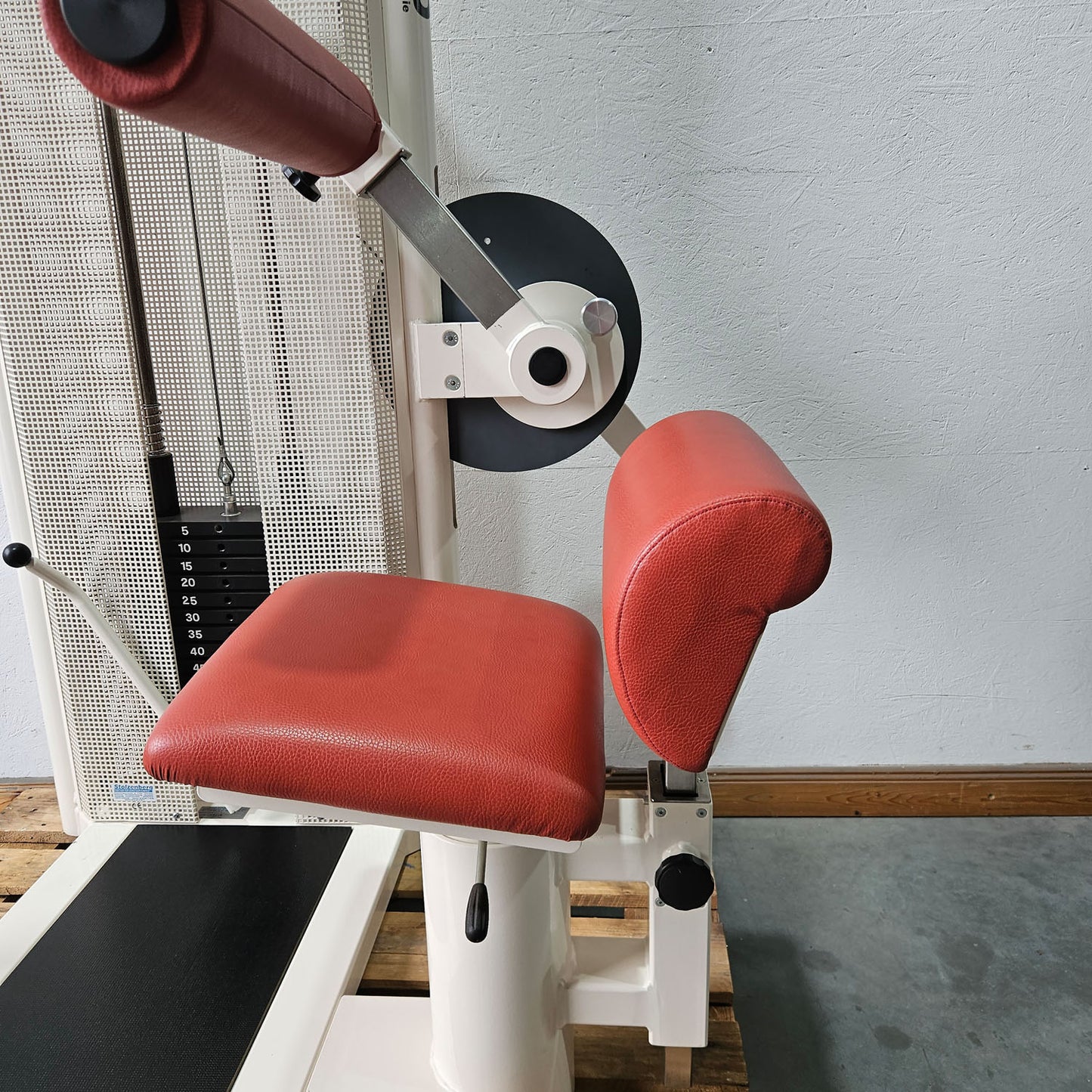 Dynamed Bauchmaschine und Rückenstrecker 2 in 1 Kombimaschine - Bauchmuskeltraining und Hyperextension, Abs and Lower Back, Stolzenberg, Rahmen Weiß, gebraucht - überholter Zustand