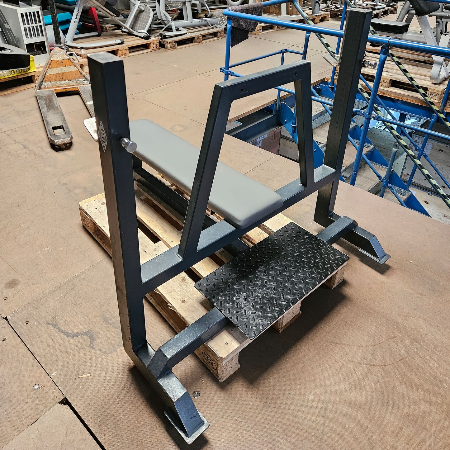 HBP Olympia Flachdrückerbank, Olympic Flat Bench, Bankdrückbank Flach mit Ablagen für Bankdrücken, Rahmebfarbe Anthrazit, gebraucht mit Gebrauchsspuren