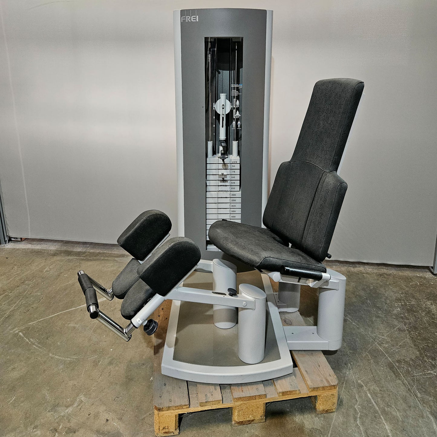Frei Genius Eco Abduktorenmaschine, Hip Abduction, Abductor, Rahmenfarbe Silber, gebraucht - überholter Zustand