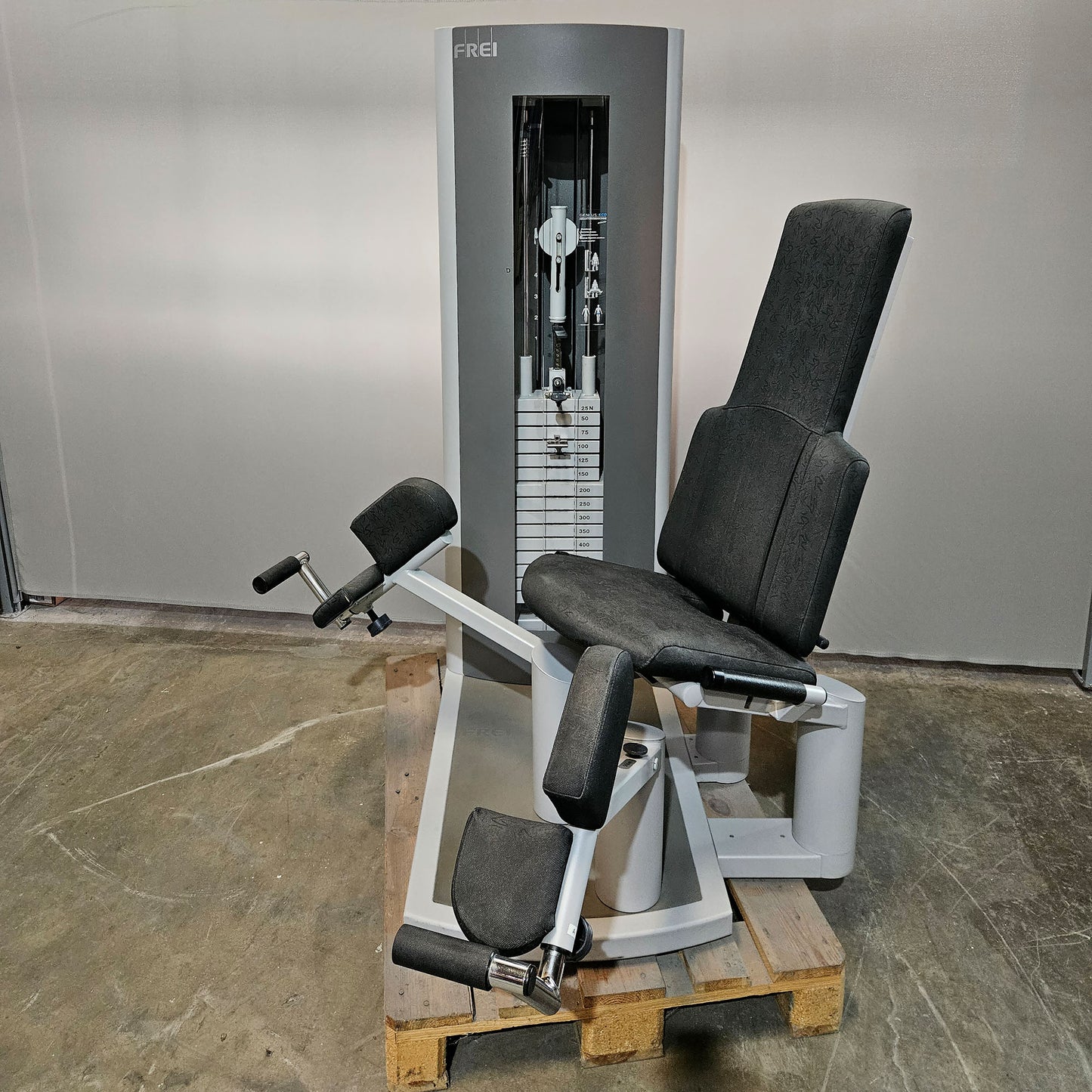 Frei Genius Eco Abduktorenmaschine, Hip Abduction, Abductor, Rahmenfarbe Silber, gebraucht - überholter Zustand