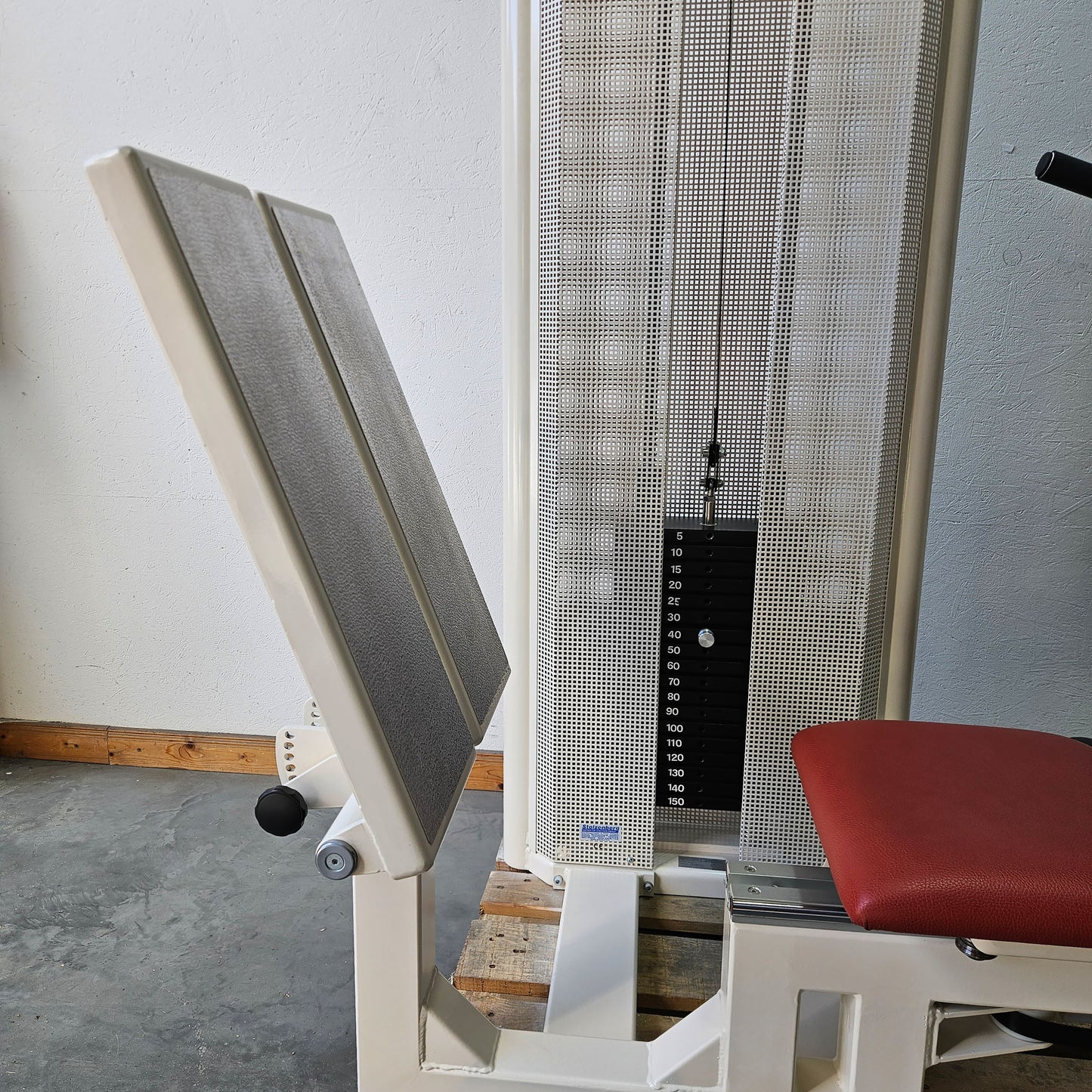 Dynamed Funktionsstemme Kombi Sitzend-Liegend, 150kg Gewichtsblock, mit Kippkreisel, Beinpresse verstellbar, Stolzenberg, Rahmen Weiß, gebraucht - überholter Zustand