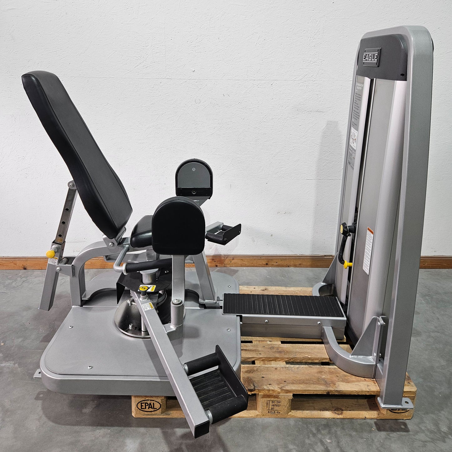 Cybex Eagle Abduktoren und Adduktoren Kombimaschine 2 in 1 - Hip Abduction and Hip Adduction, Rahmenfarbe Silber, Polsterfarbe Schwarz, gebraucht - überholter Zustand