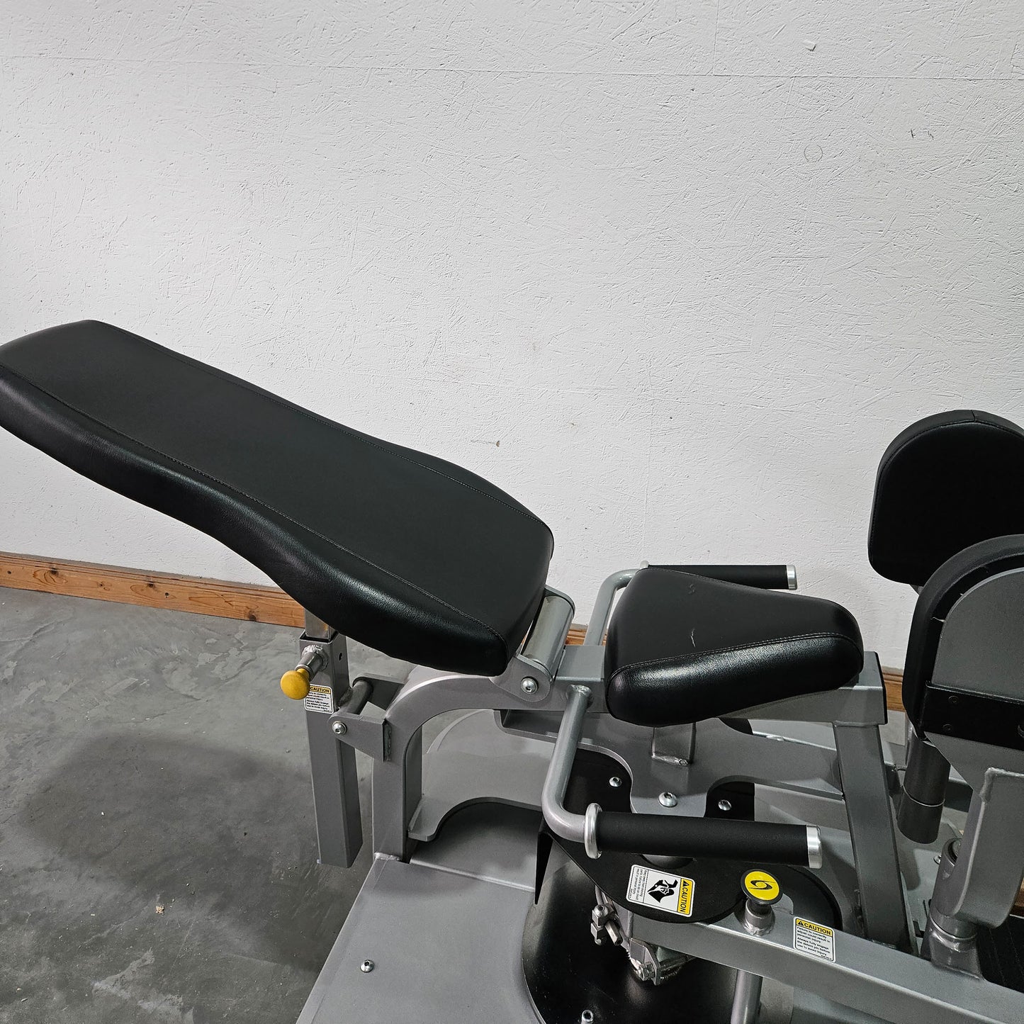 Cybex Eagle Abduktoren und Adduktoren Kombimaschine 2 in 1 - Hip Abduction and Hip Adduction, Rahmenfarbe Silber, Polsterfarbe Schwarz, gebraucht - überholter Zustand