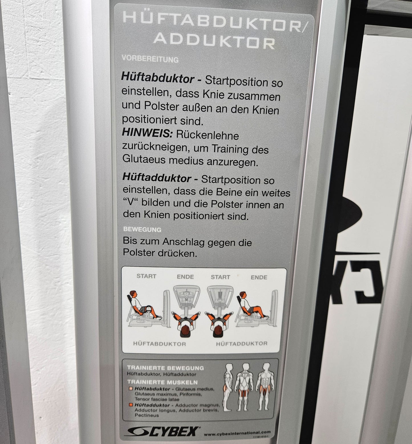 Cybex Eagle Abduktoren und Adduktoren Kombimaschine 2 in 1 - Hip Abduction and Hip Adduction, Rahmenfarbe Silber, Polsterfarbe Schwarz, gebraucht - überholter Zustand