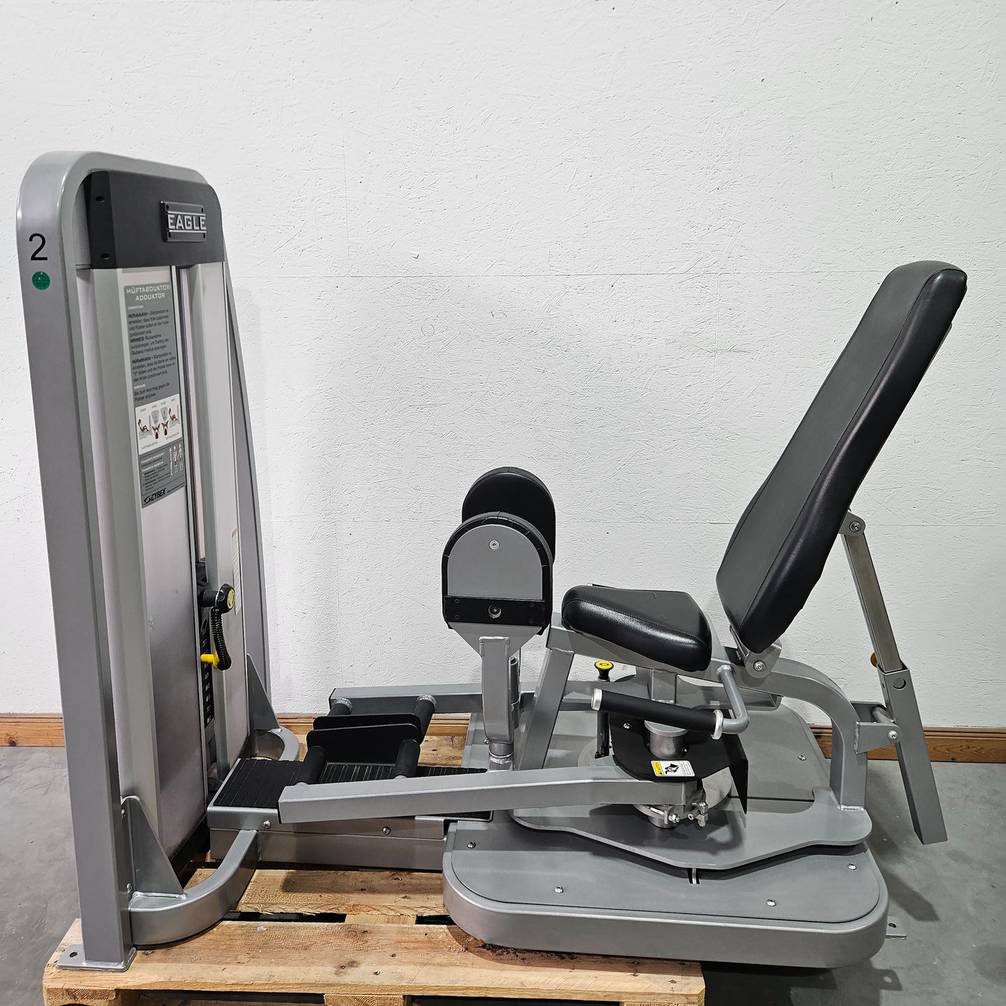 Cybex Eagle Abduktoren und Adduktoren Kombimaschine 2 in 1 - Hip Abduction and Hip Adduction, Rahmenfarbe Silber, Polsterfarbe Schwarz, gebraucht - überholter Zustand