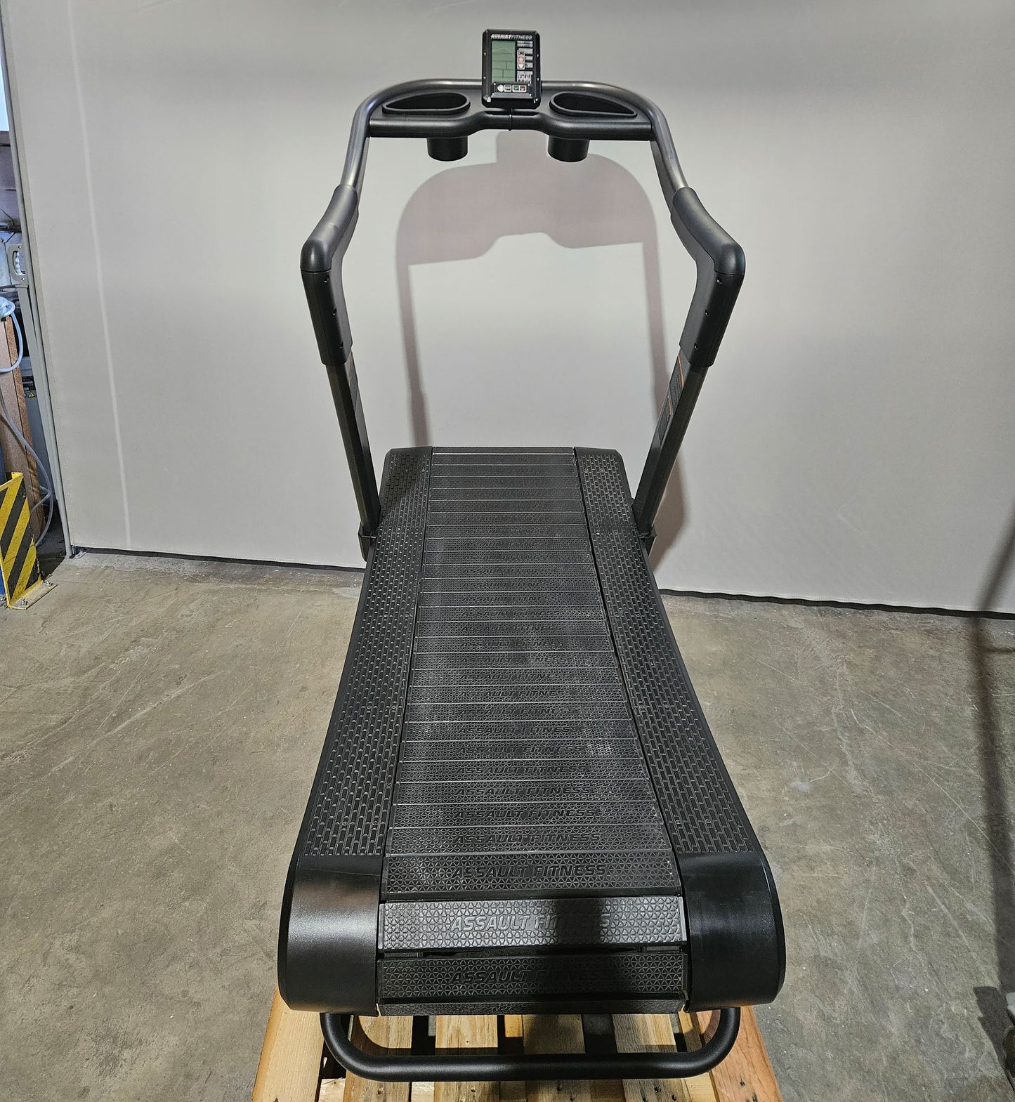 Assault Runner Elite, Curved Lamellen Laufband, mit Display, Farbe Schwarz, gebraucht - geprüfter Zustand
