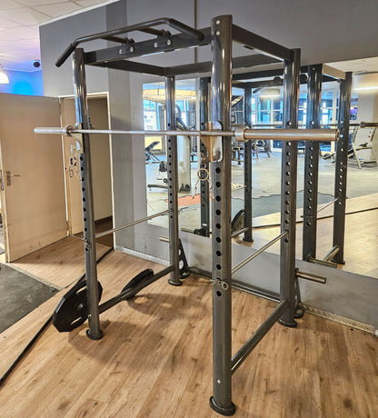 SportsArt komplette Fitnessstudio Ausstattung - 75 Fitnessgeräte im Set - Kraftgeräte, Cardiogeräte, Bänke, Racks etc - Rahmen Anthrazit, gebraucht - überholter Zustand