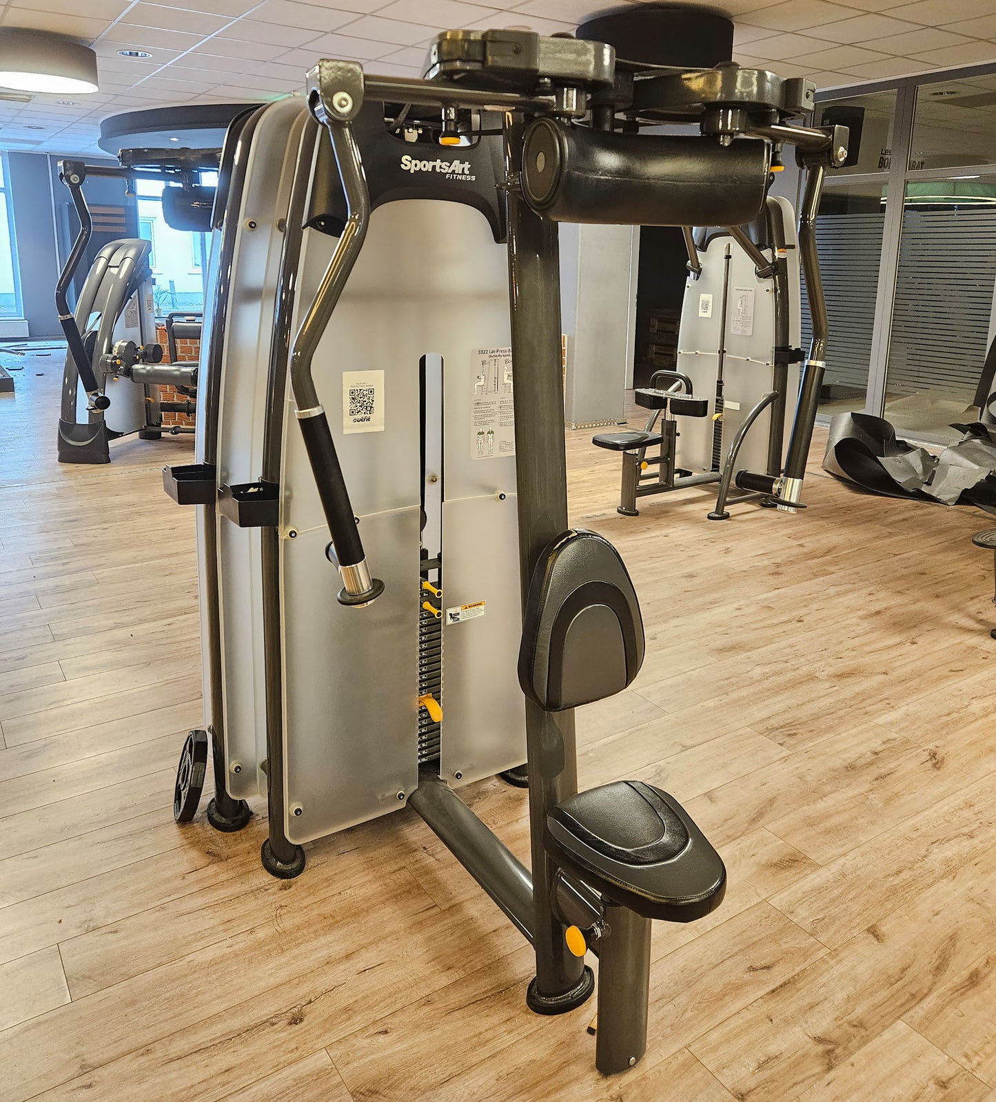 SportsArt komplette Fitnessstudio Ausstattung - 75 Fitnessgeräte im Set - Kraftgeräte, Cardiogeräte, Bänke, Racks etc - Rahmen Anthrazit, gebraucht - überholter Zustand