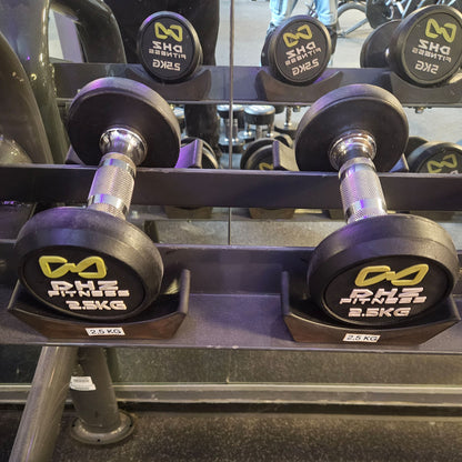 DHZ Gummi Kurzhantelsatz von 2,5 bis 20kg in 2,5kg Stufen ( 8 Paare ) Farbe Schwarz, optional mit  Ständer, gebraucht mit optischen Gebrauchsspuren