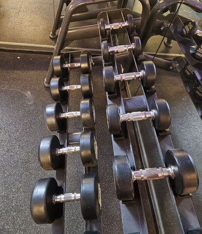 DHZ Gummi Kurzhantelsatz von 2,5 bis 20kg in 2,5kg Stufen ( 8 Paare ) Farbe Schwarz, optional mit  Ständer, gebraucht mit optischen Gebrauchsspuren