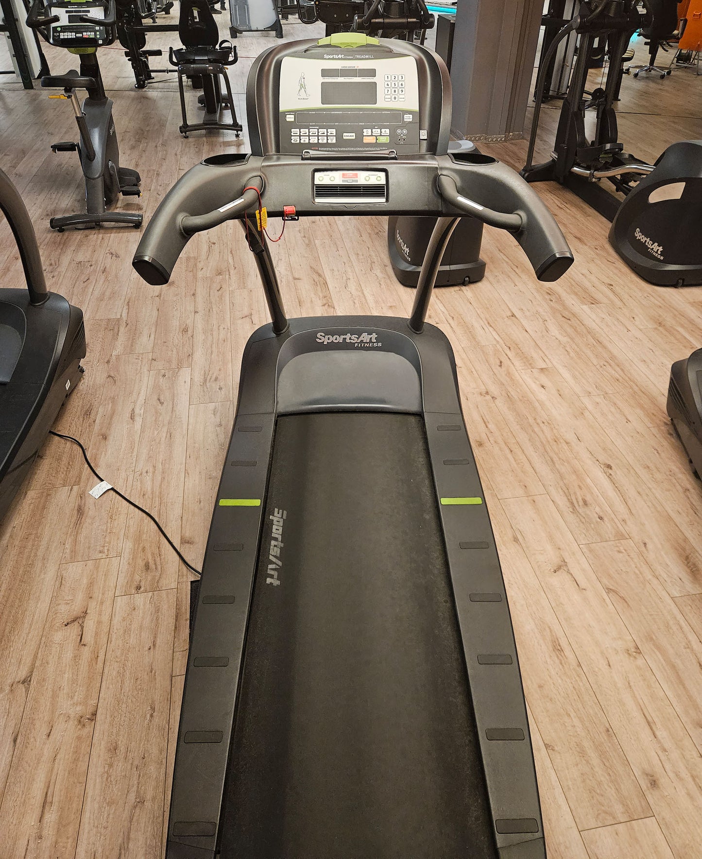 SportsArt komplette Fitnessstudio Ausstattung - 75 Fitnessgeräte im Set - Kraftgeräte, Cardiogeräte, Bänke, Racks etc - Rahmen Anthrazit, gebraucht - überholter Zustand