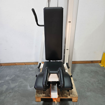 Gym80 Adduktorenmaschine, Hip Adductor, sitzend, Oldschool Bodybuilding Kraftgerät - Edition Line mit Verkleidung, Rahmen Weiß, gebraucht - geprüfter Zustand