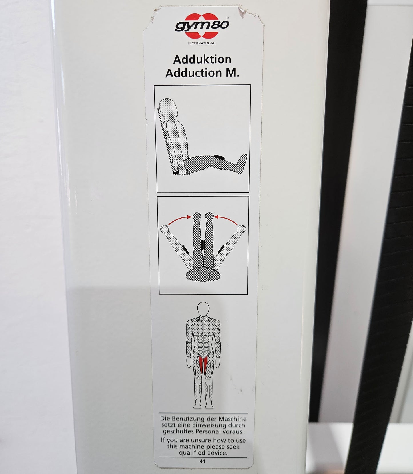 Gym80 Adduktorenmaschine, Hip Adductor, sitzend, Oldschool Bodybuilding Kraftgerät - Edition Line mit Verkleidung, Rahmen Weiß, gebraucht - geprüfter Zustand