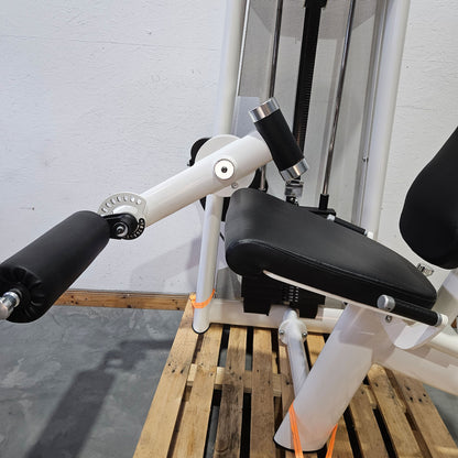Gym80 Sygnum Beinstrecker sitzend 3001, Leg Extension Kraftgerät, Rahmenfarbe Weiß, gebraucht - überholter Zustand