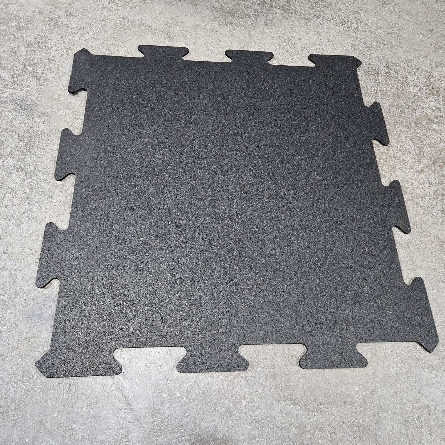 Sportboden Gummimatten, 100 QM = 100 Stücke 100x100cm, 9mm Stark, Plus diverse zugeschnitte Stücke, Farbe Schwarz, gebraucht - guter Zustand