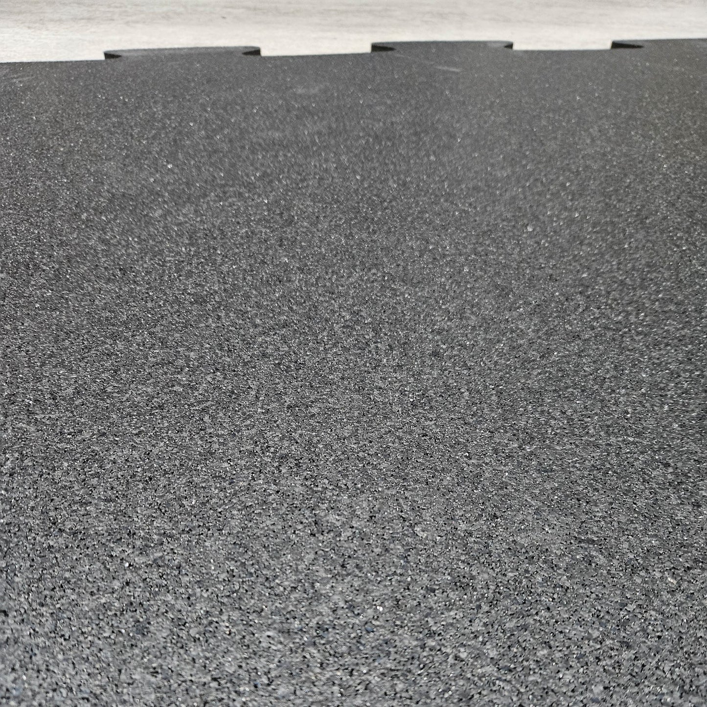 Sportboden Gummimatten, 100 QM = 100 Stücke 100x100cm, 9mm Stark, Plus diverse zugeschnitte Stücke, Farbe Schwarz, gebraucht - guter Zustand