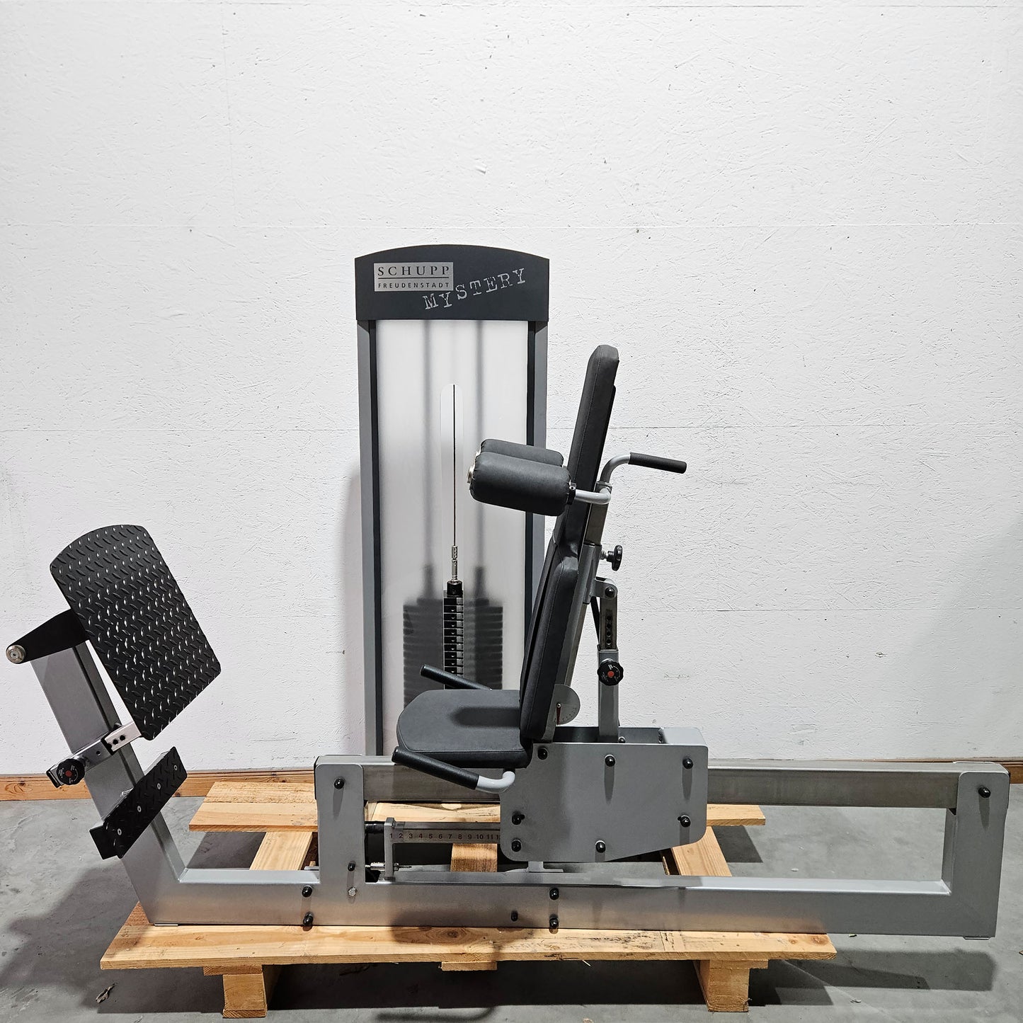 Schupp Mystery Funktionsstemme Kombi Sitzend-Liegend,  Beinpresse verstellbar, Rahmen Silber-Grau, gebraucht - überholter Zustand