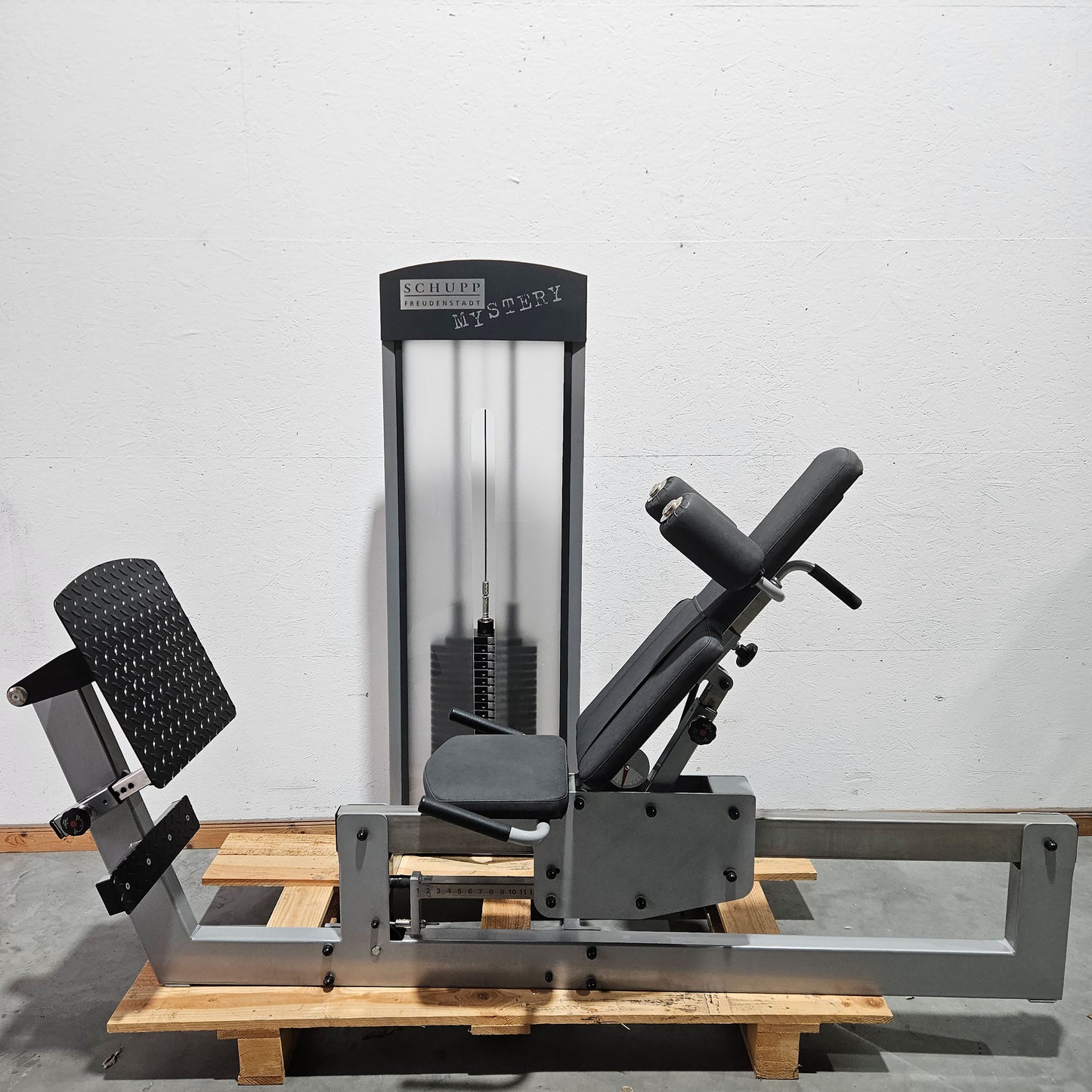 Schupp Mystery Funktionsstemme Kombi Sitzend-Liegend,  Beinpresse verstellbar, Rahmen Silber-Grau, gebraucht - überholter Zustand