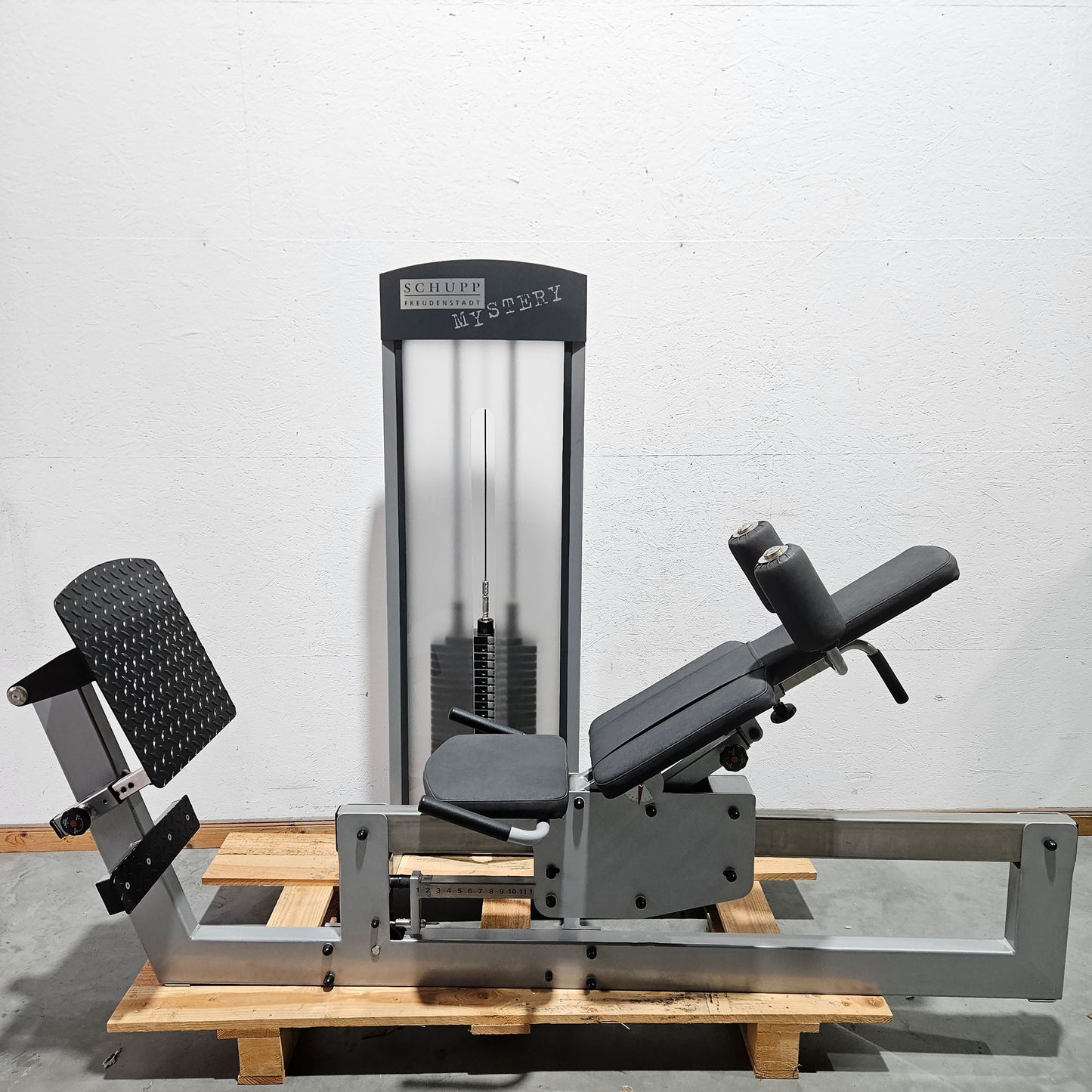 Schupp Mystery Funktionsstemme Kombi Sitzend-Liegend,  Beinpresse verstellbar, Rahmen Silber-Grau, gebraucht - überholter Zustand