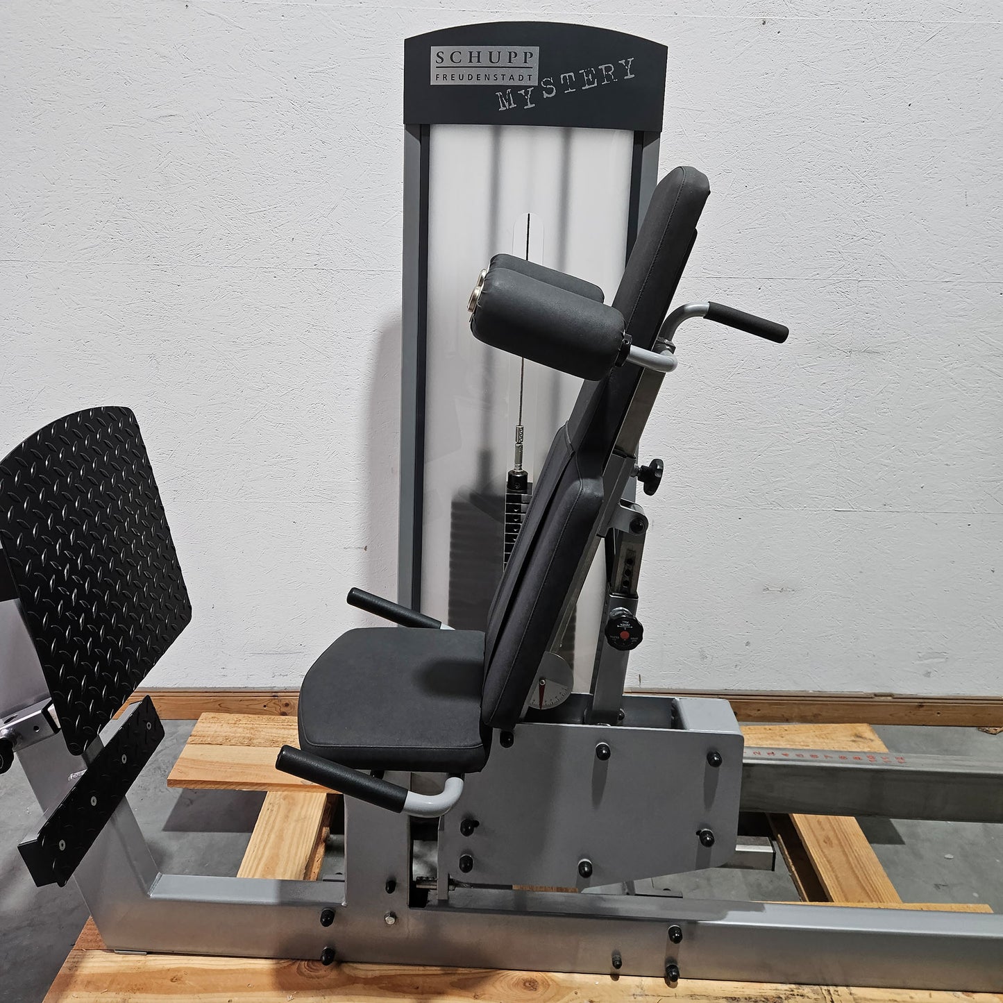 Schupp Mystery Funktionsstemme Kombi Sitzend-Liegend,  Beinpresse verstellbar, Rahmen Silber-Grau, gebraucht - überholter Zustand