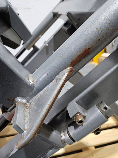 Hammer Strength Plate loaded linear Leg Press, Beinpresse 45° mit Scheibenaufnahme, extrem stabil, Farbe Silber, gebraucht - geprüfter technischer Zustand mit optischen Gebrauchsspuren