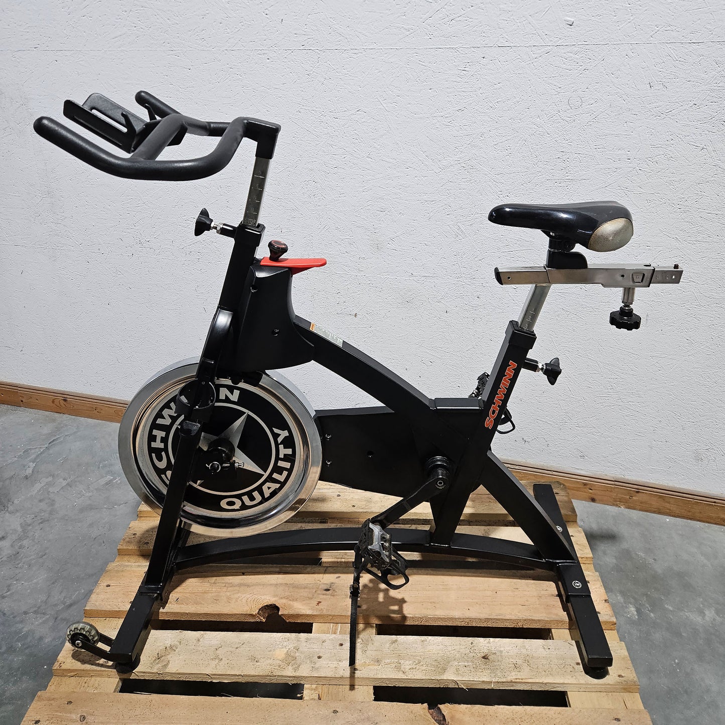 Schwinn Indoor Bike IC Pro20, Kettenantrieb, Farbe Schwarz - gebraucht - geprüfter technischer Zustand, optische Gebrauchsspuren vorhanden