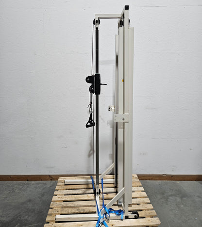 Kabelzug höhenverstellbar, zwei Auszüge, Seilzug, Zugapparat, Hersteller unbekannt, Rahmenfarbe Weiß, Oldschool Bodybuilding, gebraucht - mit Gebrauchsspuren