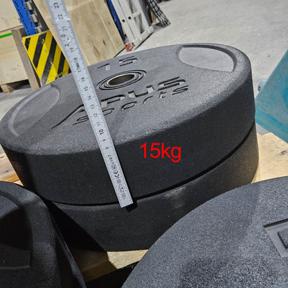 Set 100kg Bumper Plates von Apus Sports - 2x 20kg, 2x 15kg, 2x 10kg und 2x 5kg, Hantelscheiben 50mm Durchmesser aus Granulat gepresst in Schwarz, gebraucht - mit Gebrauchsspuren