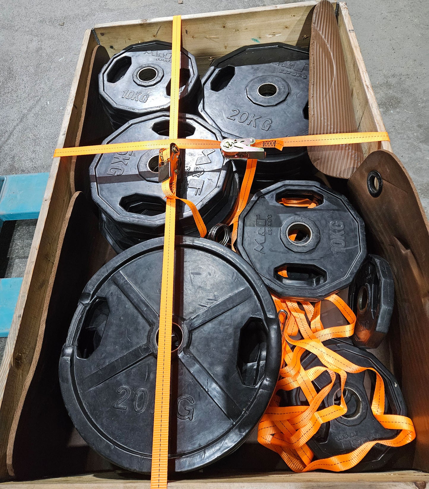 M&F Hantelscheiben , Gummi, 375kg gesamt, 26 Stück gummierte Gripper, Farbe Schwarz, gebraucht - mit Mängeln und Gebrauchsspuren