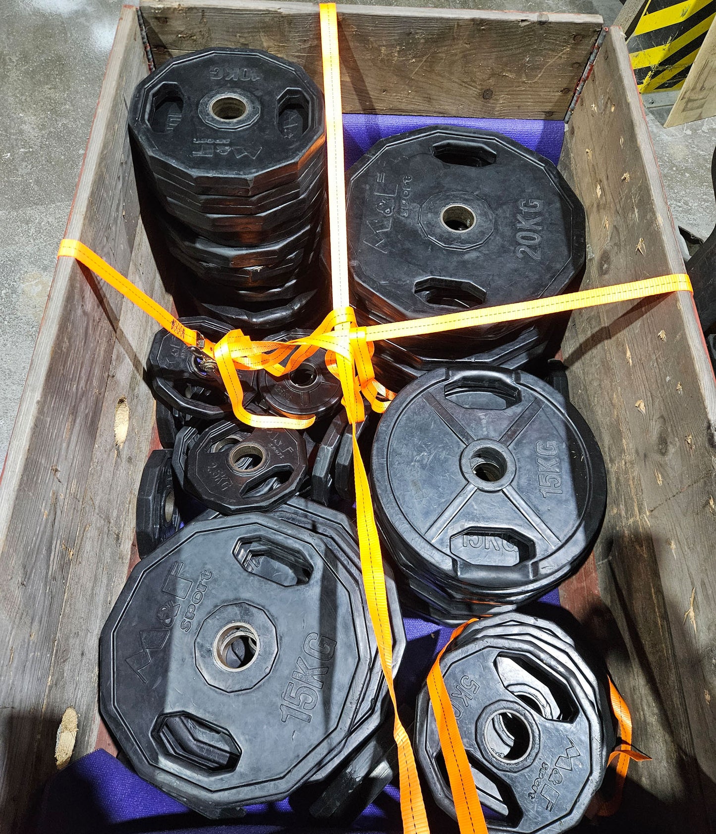 M&F Hantelscheiben Set aus Gummi, 687,5 kg gesamt, 65 Stück gummierte Gripper, Farbe Schwarz, gebraucht - relativ guter Zustand - optische Gebrauchsspuren