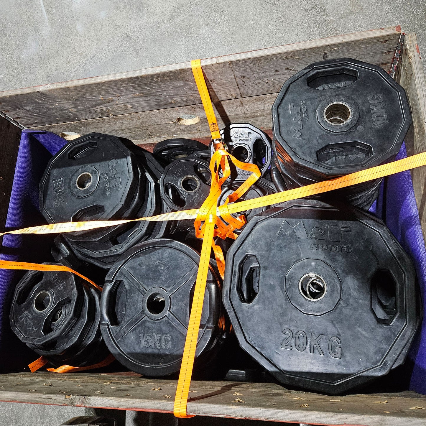 M&F Hantelscheiben Set aus Gummi, 687,5 kg gesamt, 65 Stück gummierte Gripper, Farbe Schwarz, gebraucht - relativ guter Zustand - optische Gebrauchsspuren