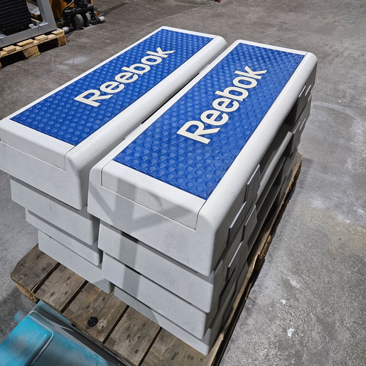 Reebok Steps / Step-Boards, 8 Stück im Set, Weiß-Blau, gebraucht - geprüfter Zustand mit Gebrauchsspuren