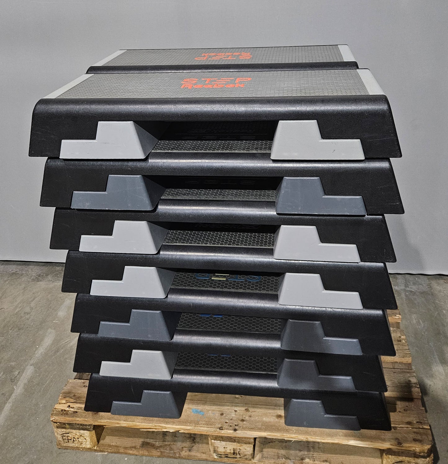 Reebok Steps / Step-Boards, 14 Stück im Set, verschiedene Farben, gebraucht - geprüfter Zustand mit Gebrauchsspuren