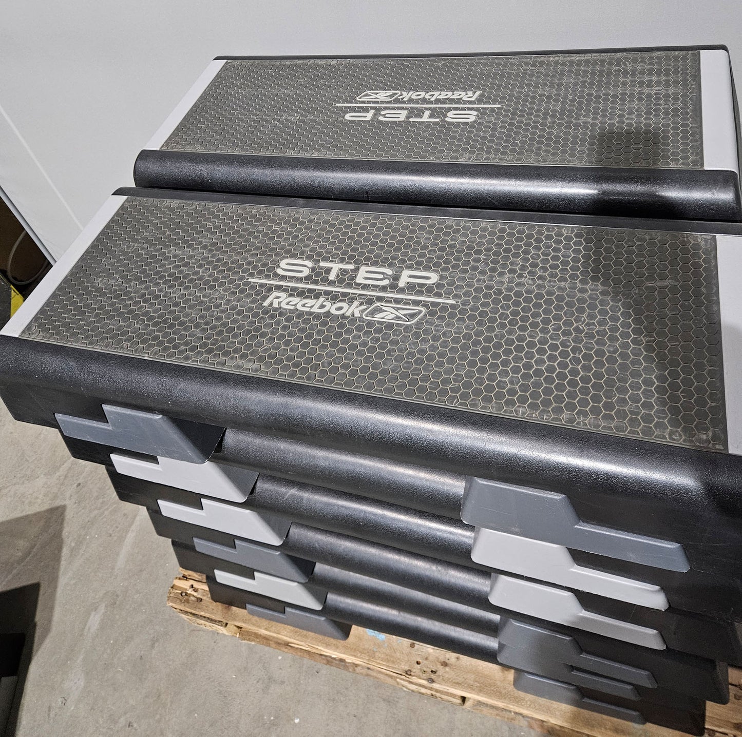 Reebok Steps / Step-Boards, 14 Stück im Set, verschiedene Farben, gebraucht - geprüfter Zustand mit Gebrauchsspuren