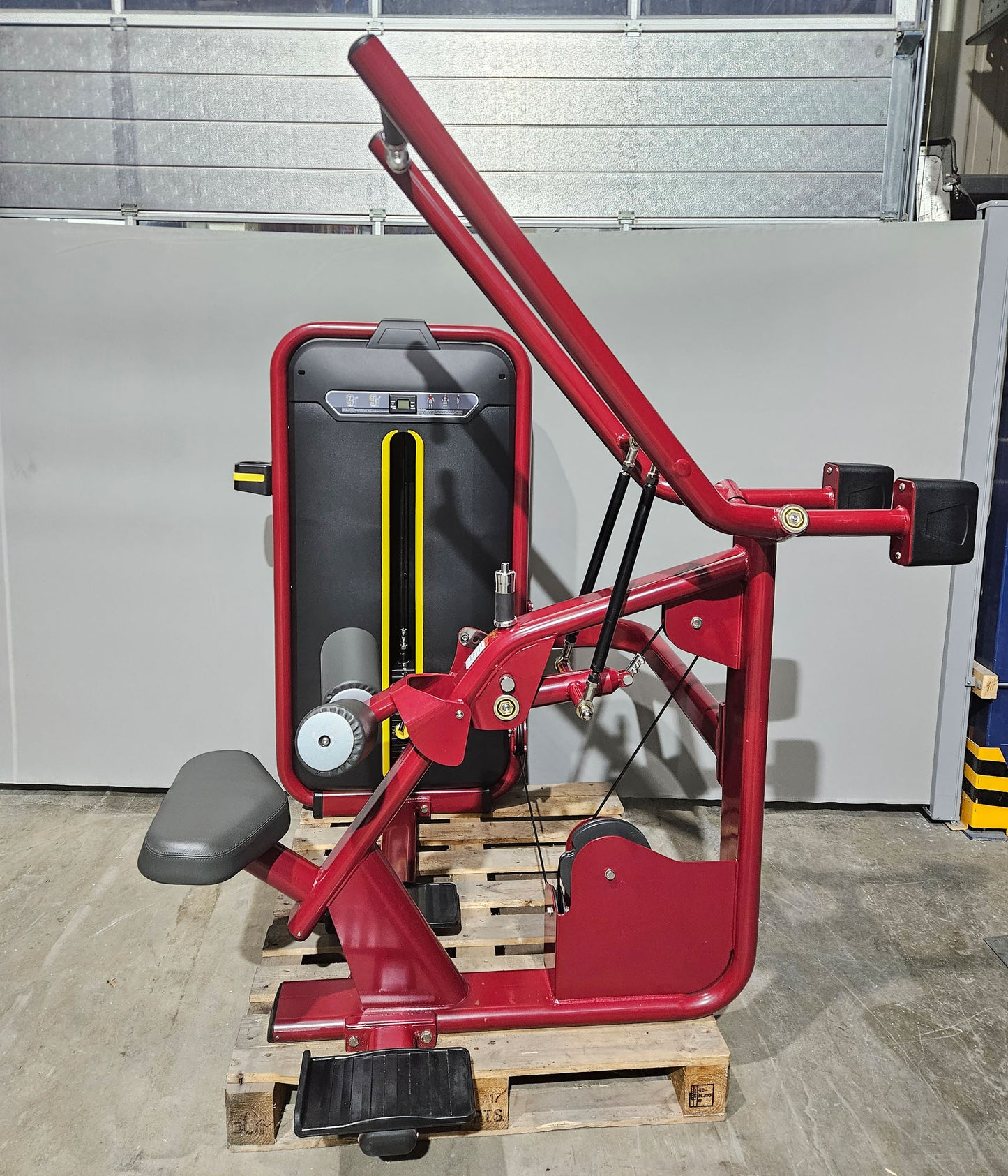 DankSport Latzug von Oben, Pulldown, Farbe Rot, gebraucht - überholter Zustand