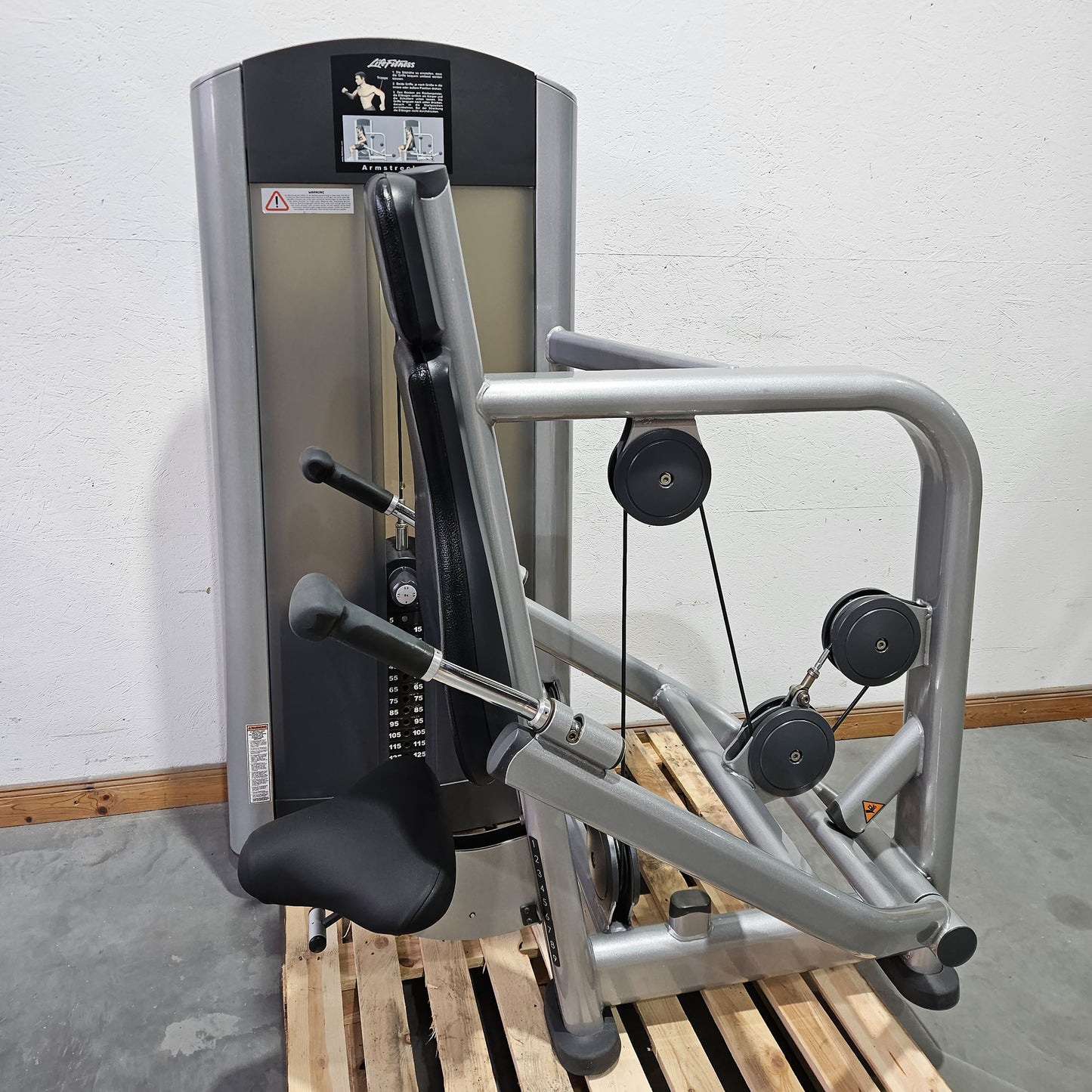 Life Fitness Set 10 Strength Equipment, Signature Series, Frame Silver, Upholstery Black, Used - Refurbished Condition