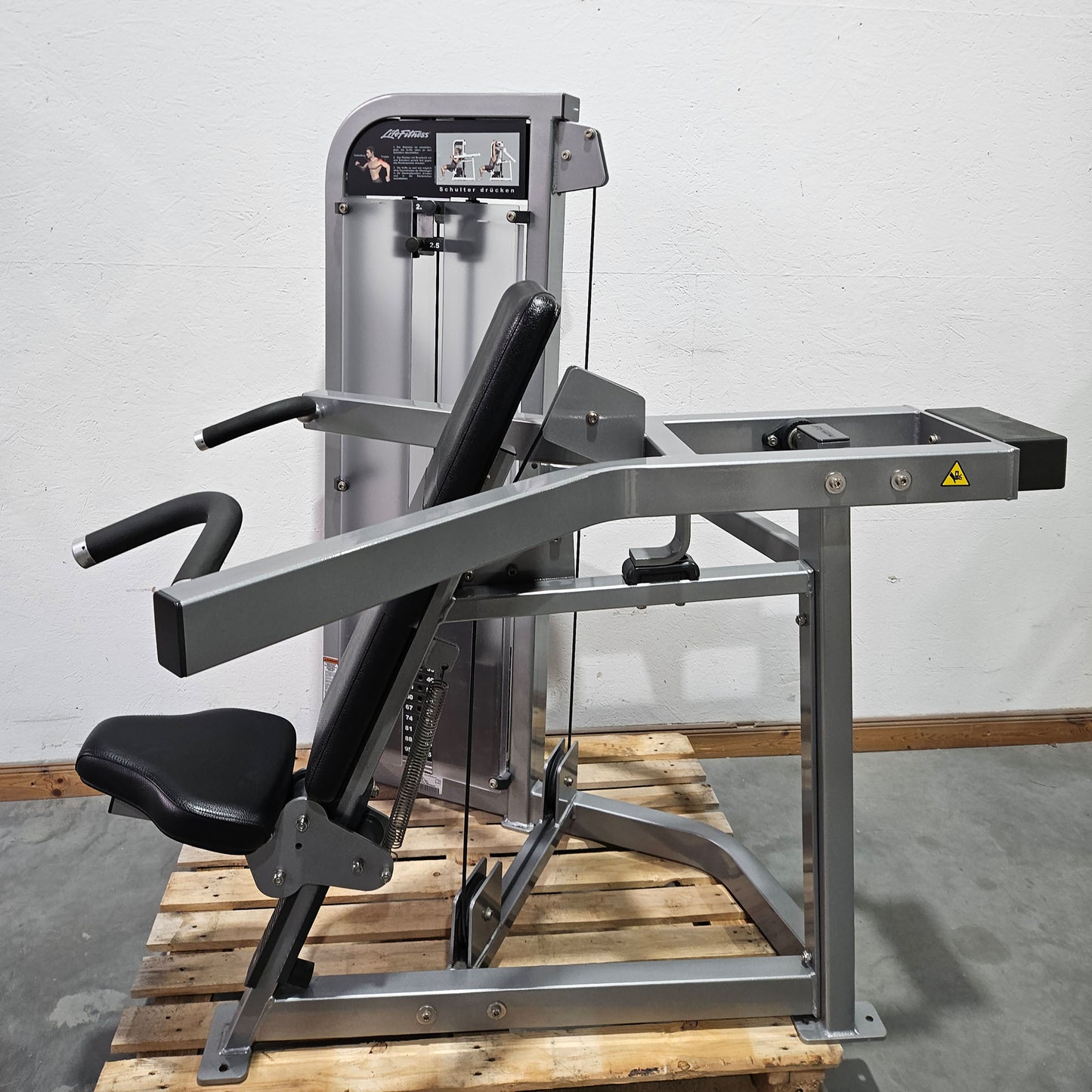 Life Fitness Set 10 Strength Equipment, Signature Series, Frame Silver, Upholstery Black, Used - Refurbished Condition